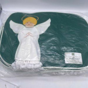 Vintage Christmas Green Placemat with White Angle